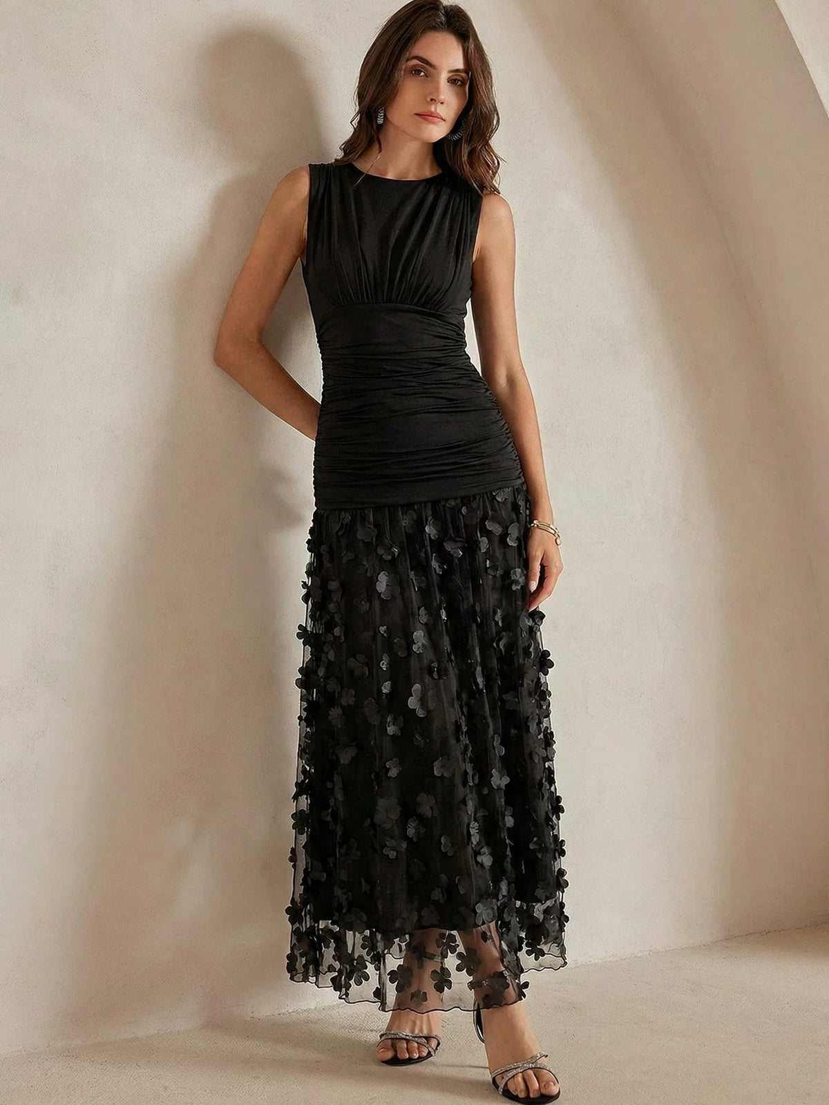 Rochie Maxi de Seară cu Overlay Floral și Croială Ajustată | M&R - 1 - Modariox