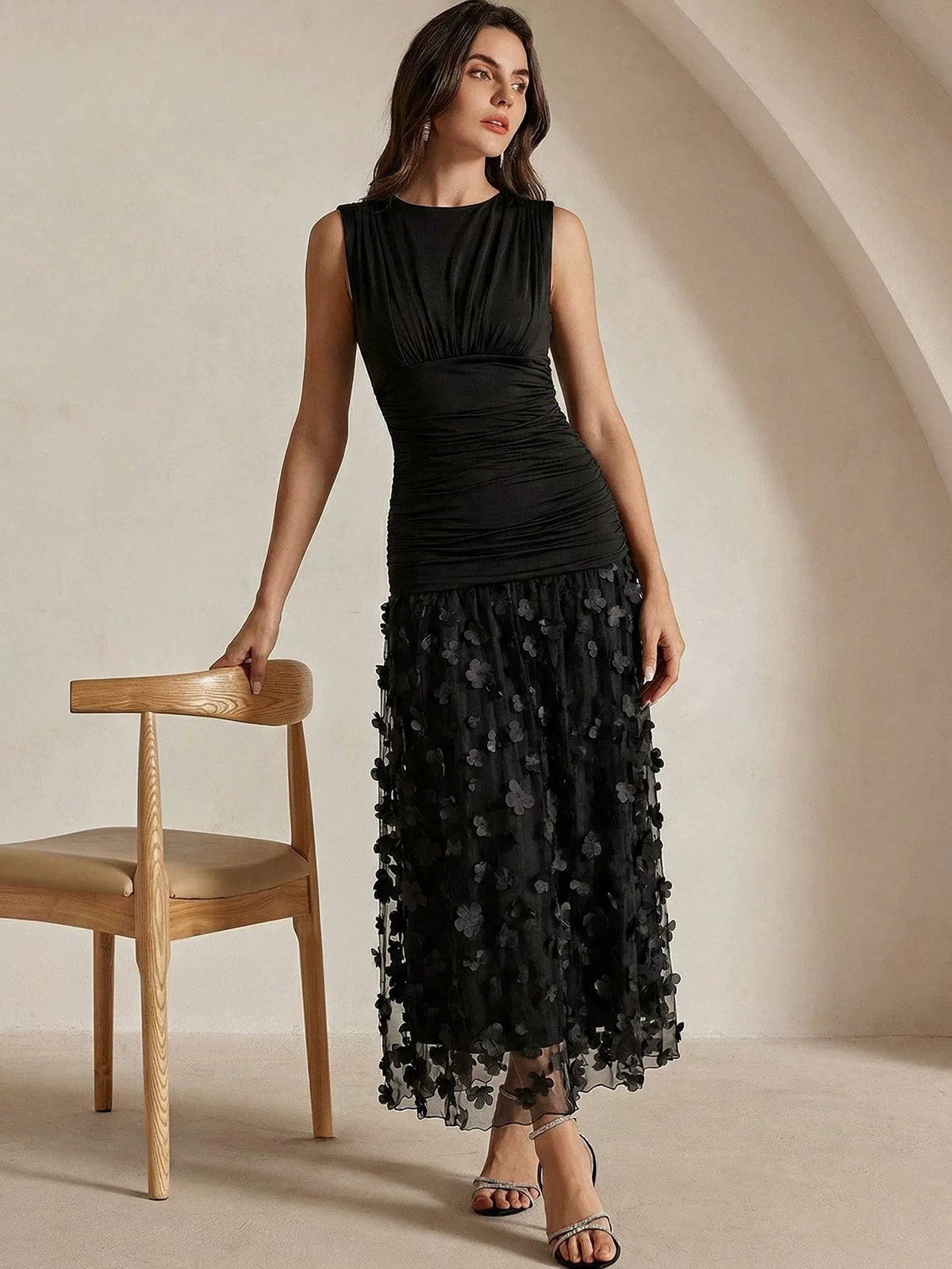 Rochie Maxi de Seară cu Overlay Floral și Croială Ajustată | M&R - 3 - Modariox