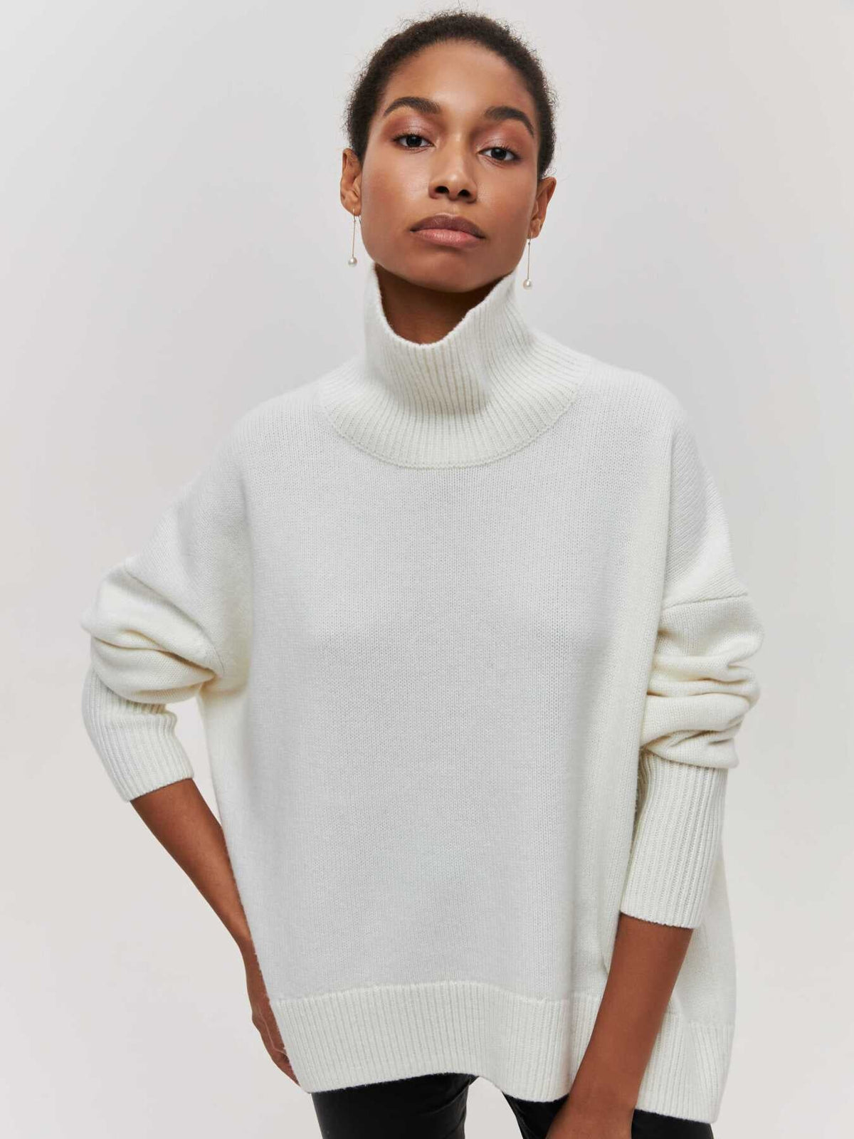 Pulover damă oversized cu guler înalt și mâneci lungi - 3 - Modariox
