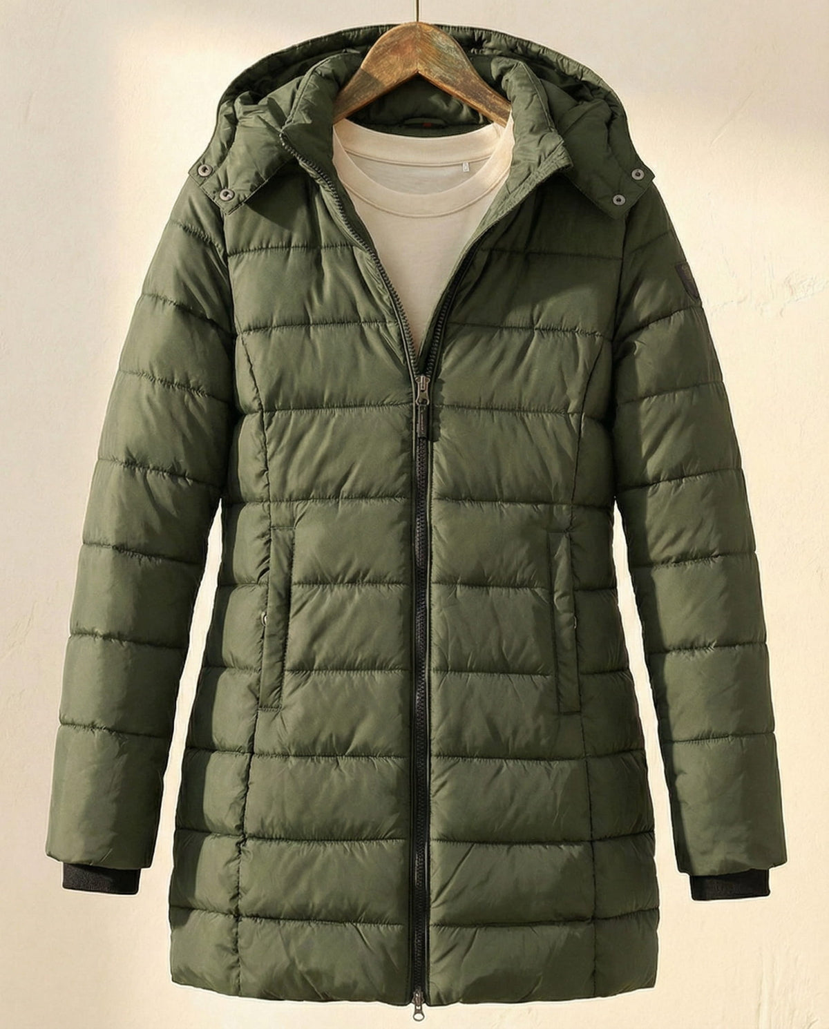 Jachetă Puffer pentru Femei cu Glugă și Croială Elegantă - 3 - Modariox