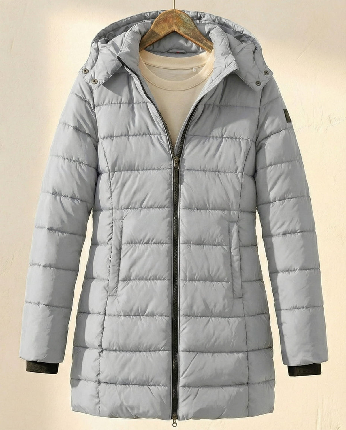 Jachetă Puffer pentru Femei cu Glugă și Croială Elegantă - 4 - Modariox