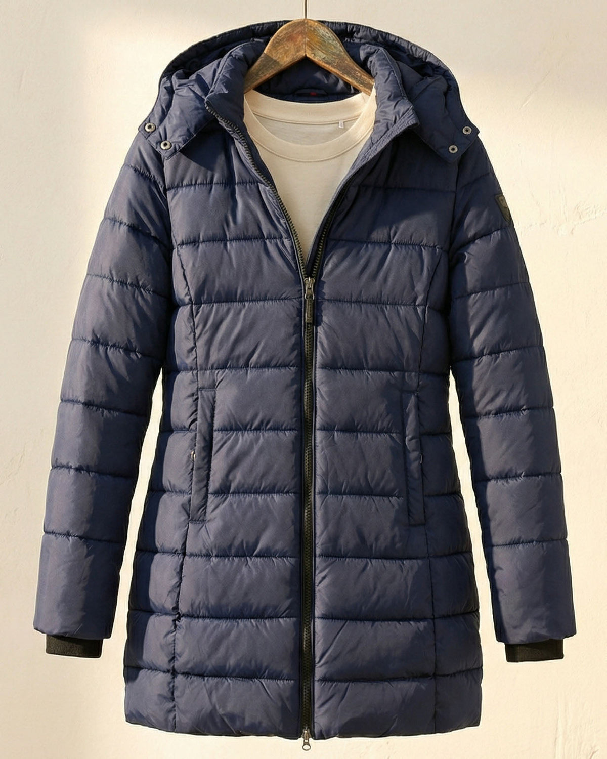 Jachetă Puffer pentru Femei cu Glugă și Croială Elegantă - 5 - Modariox