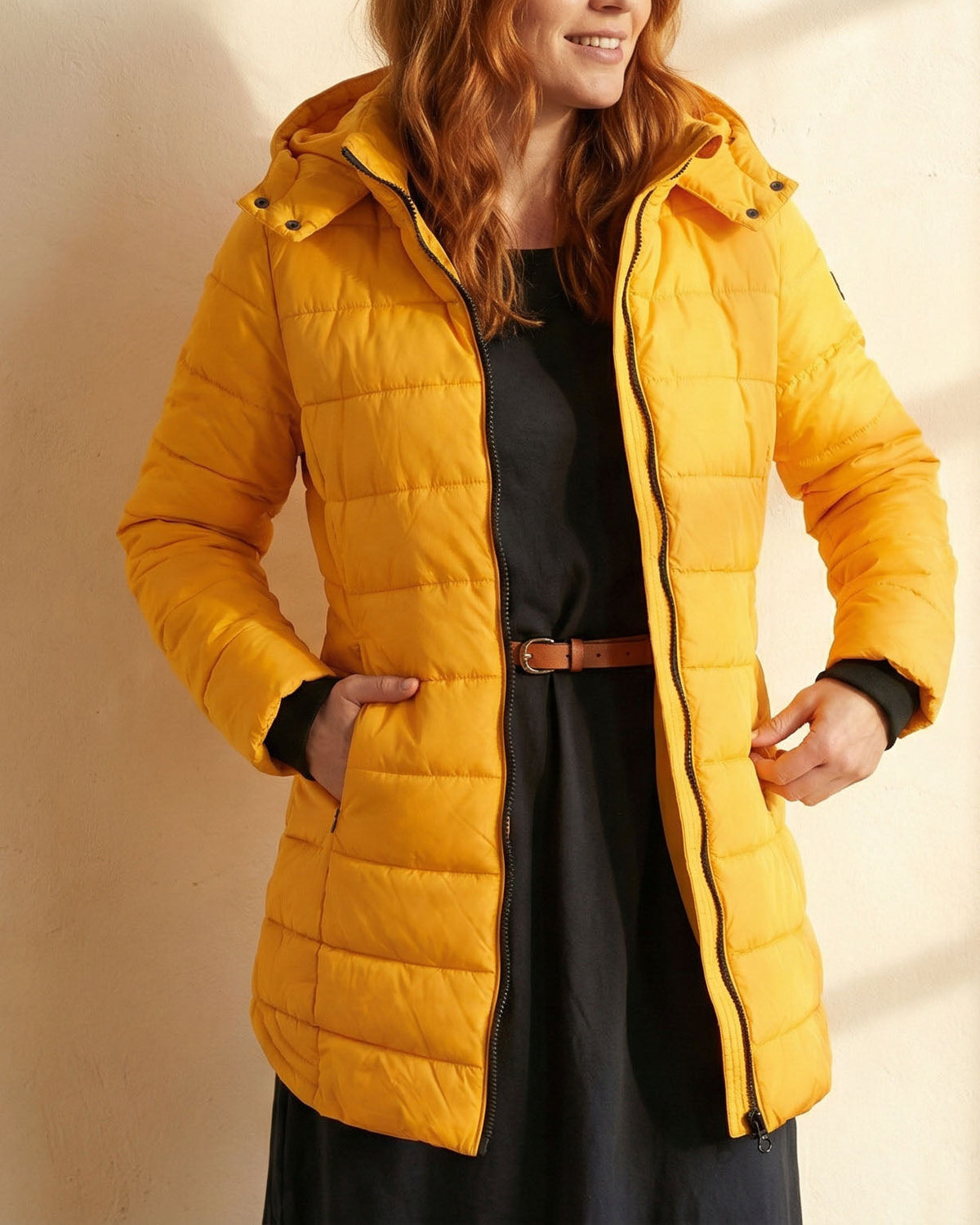 Jachetă Puffer pentru Femei cu Glugă și Croială Elegantă - 8 - Modariox