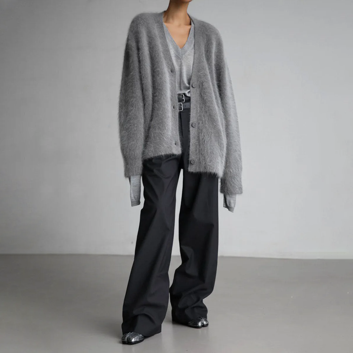 Cardigan din material pufos cu decolteu în V și mânici lungi | M&R - 3 - Modariox